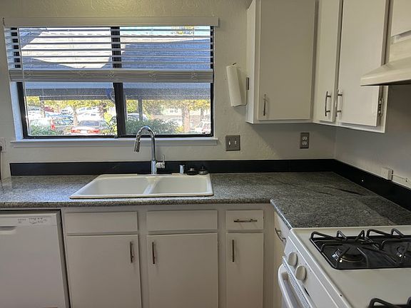 3rd image of 1200 Capitola Rd APT 5