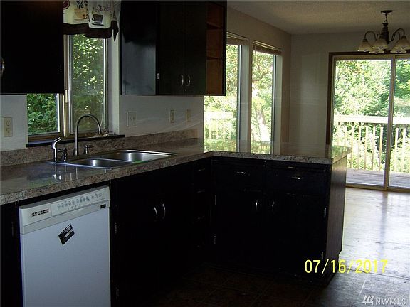 2nd image of 1134 Dickinson Ave