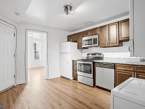 5th image of 1729 N Gratz St #1
