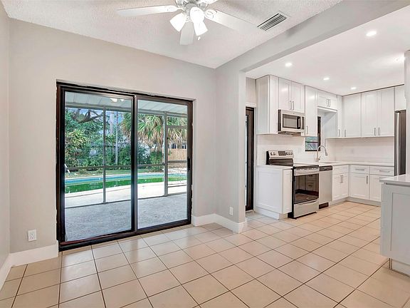 5th image of 831 SW 26 Court