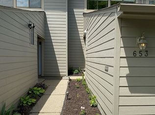 653 Watersedge Dr, Ann Arbor, MI