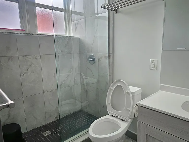 61 Parent Ave #S09 — Photo 5