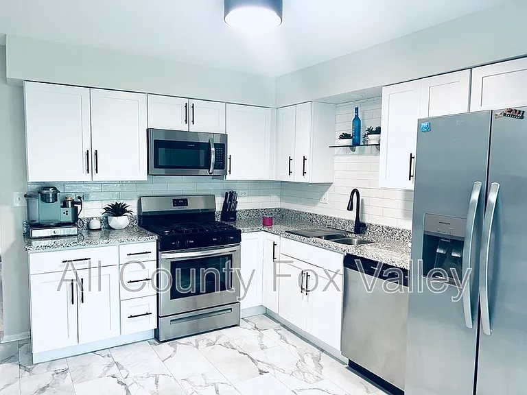 9224 S Turner Ave — Photo 14
