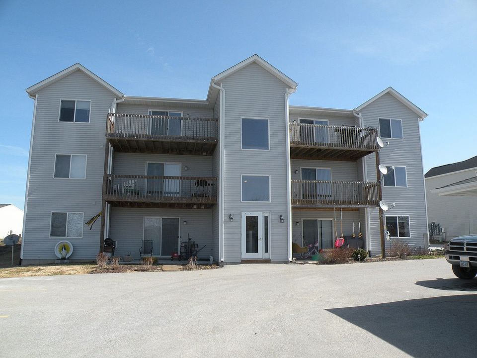 1st image of 405 James Blvd #8