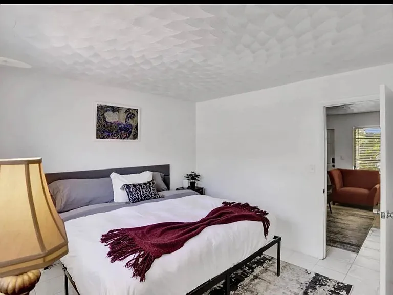 820 NE 16th Ave #2 — Photo 4