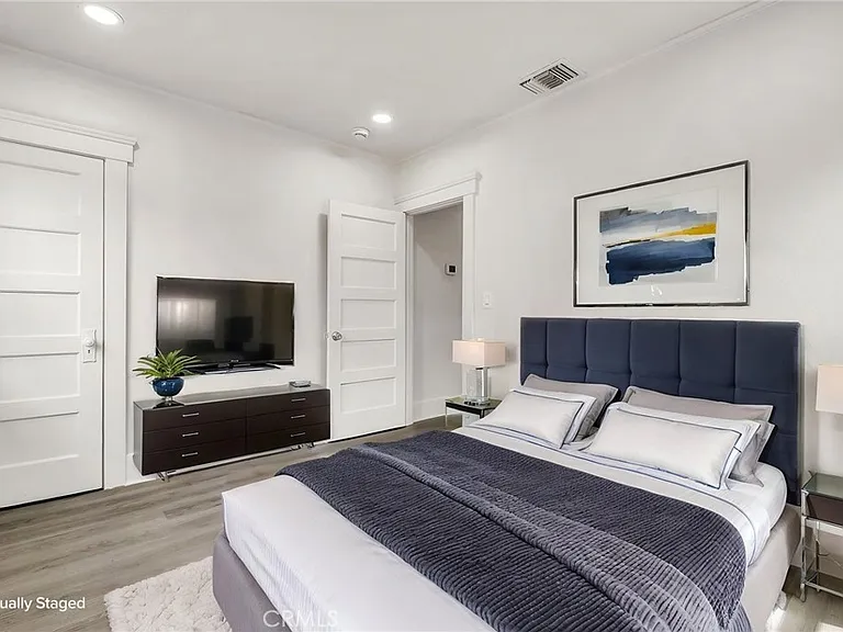 809 E Colton Ave — Photo 22