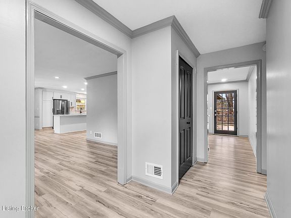5th image of 7002 Green Spring Dr