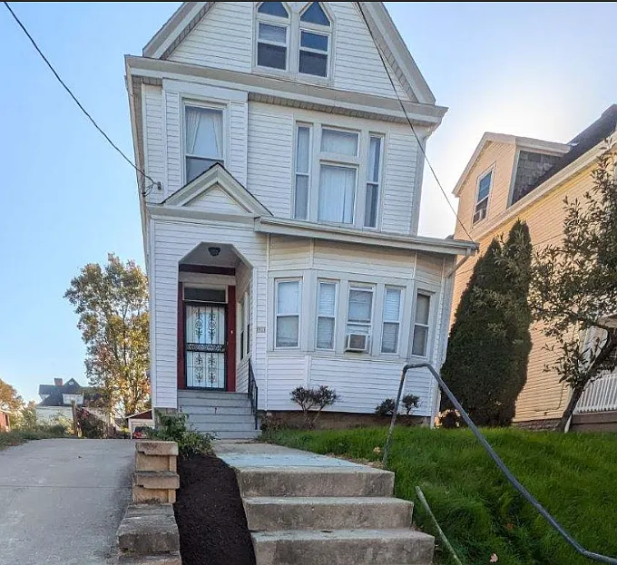 2 bed, 800 sqft, $1,250 — Photo 1