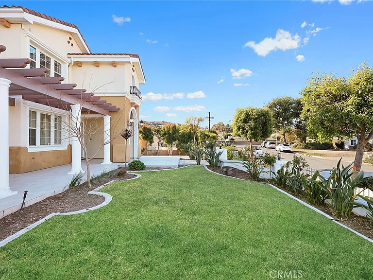 18218 Senteno — Photo 30