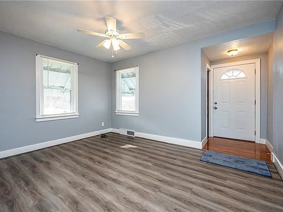 5th image of 902 Lewis Ave