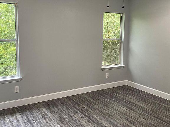 4th image of 7644 Oak Chase