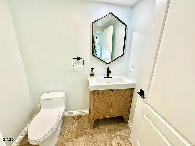 108 Los Feliz St — Photo 19