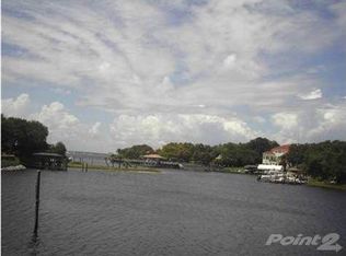 220 Pinetree Dr, Gulf Breeze, FL 32561