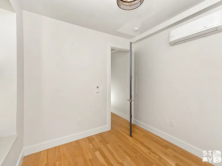 119 Grove St #3R — Photo 8