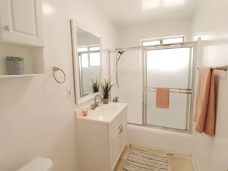 2 Weeks Free! Remodeled 1-Bedroom — Photo 30