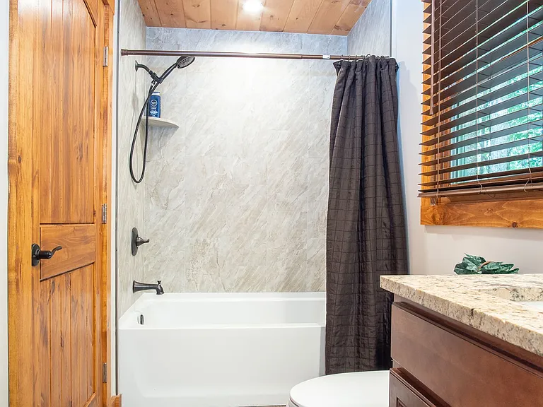 213 Rhododendron Dr — Photo 10