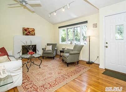 3rd image of 11 Highland St E