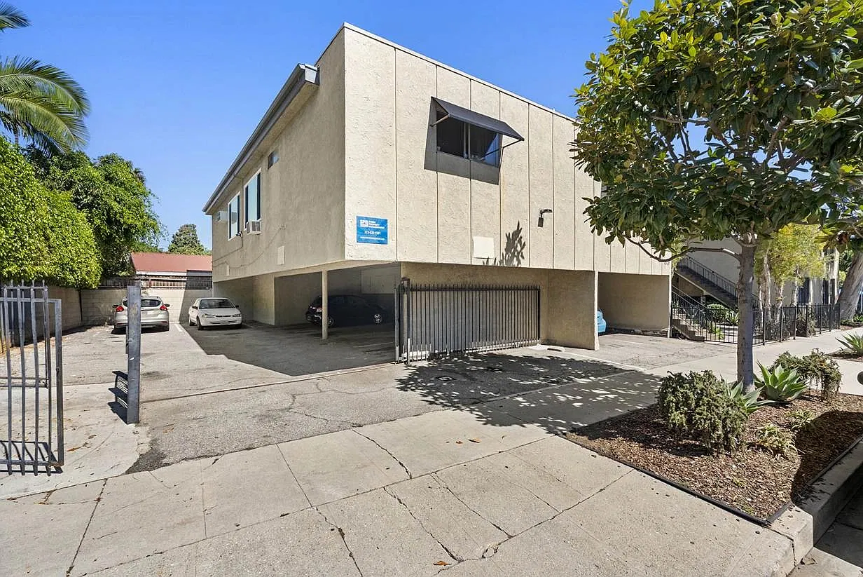 4524 S Slauson Ave — Photo 1