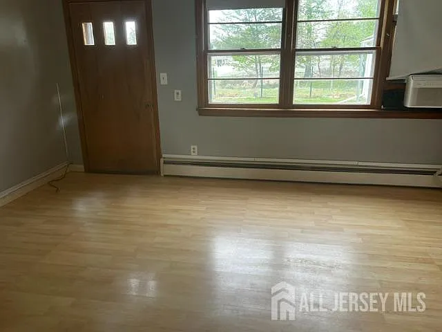 4 bed, 2.0 bath, 1700 sqft, $3,600 — Photo 4