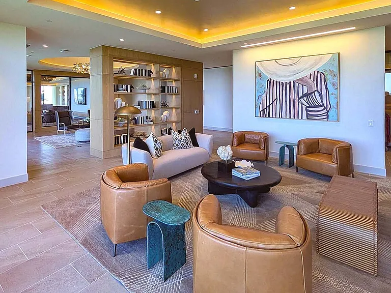 Horizon Lounge