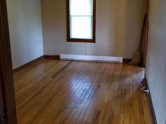 3rd image of 467 1/2 W Piedmont St