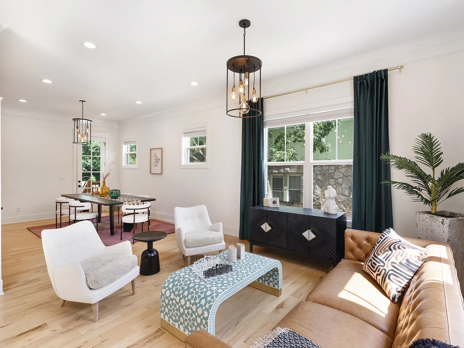 5 bed, 4.5 bath, 4121 sqft, $7,000 — Photo 2