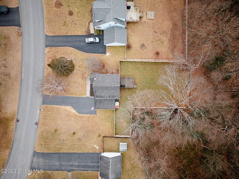 4th image of 33 Kings Mills Road