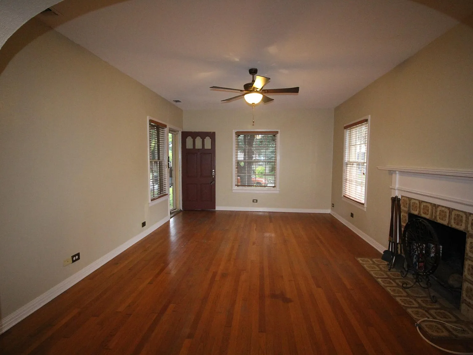 2 bed, 1186 sqft, $1,600 — Photo 4