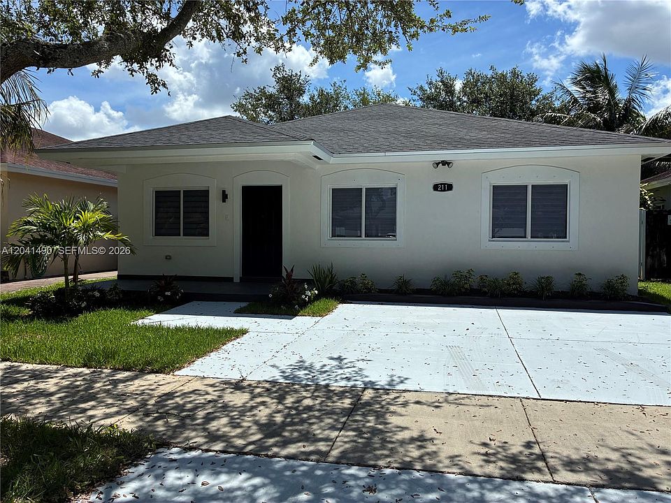 1st image of 211 SW 15th Ter