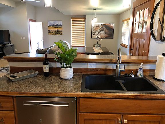 3rd image of 202B Hanley Ave #9