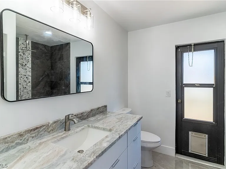 720 Chavers St — Photo 24