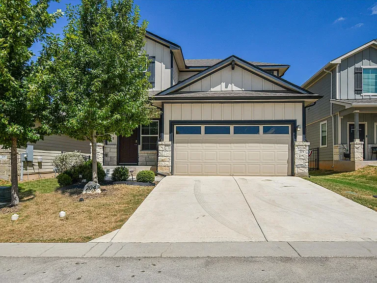 204 Merrick Rd — Photo 2