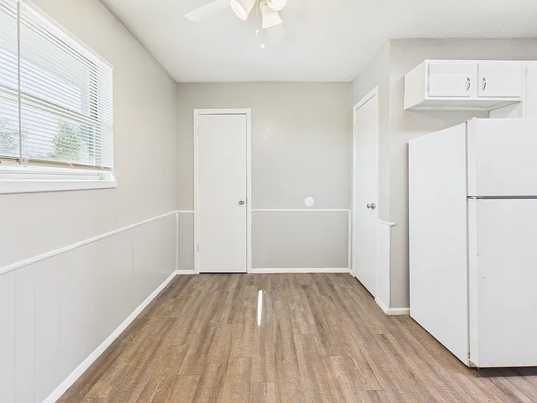 Tanglewood Apartments — Photo 28