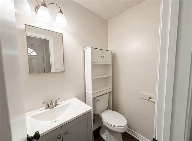 3324 Seine St #B — Photo 6