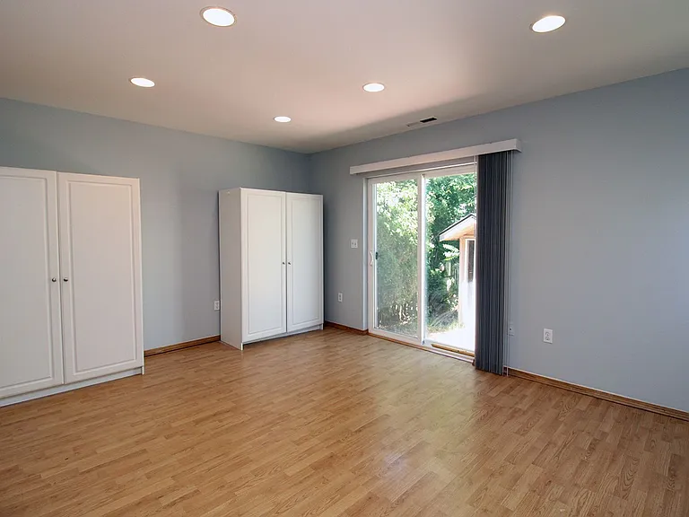 6235 NE Shaver St — Photo 9
