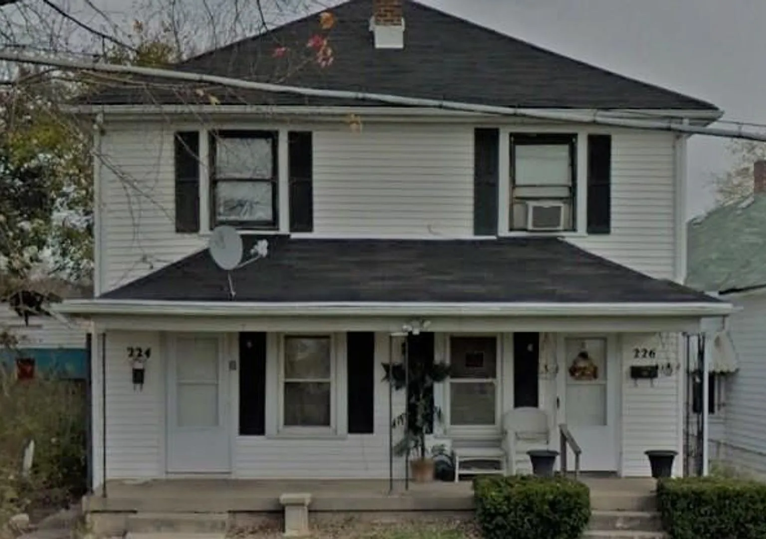 224-226 S Irwin St — Photo 1