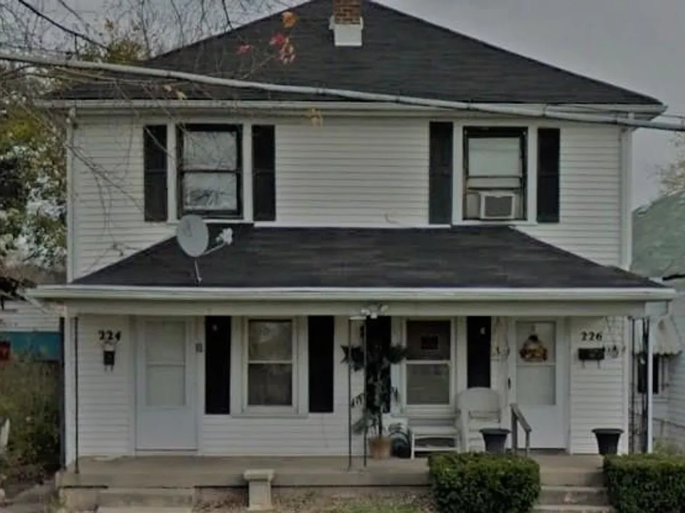 224-226 S Irwin St