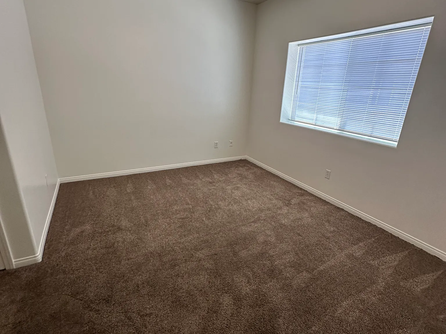 2 bed, 977 sqft, $1,695 — Photo 4