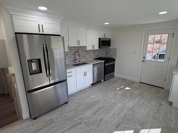 3rd image of 39 Hemlock Road