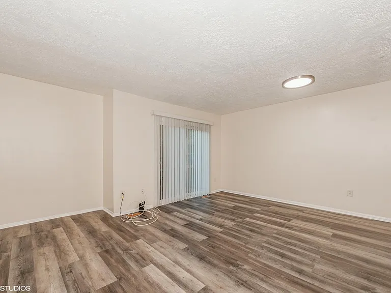 19 Mooring Ct — Photo 3