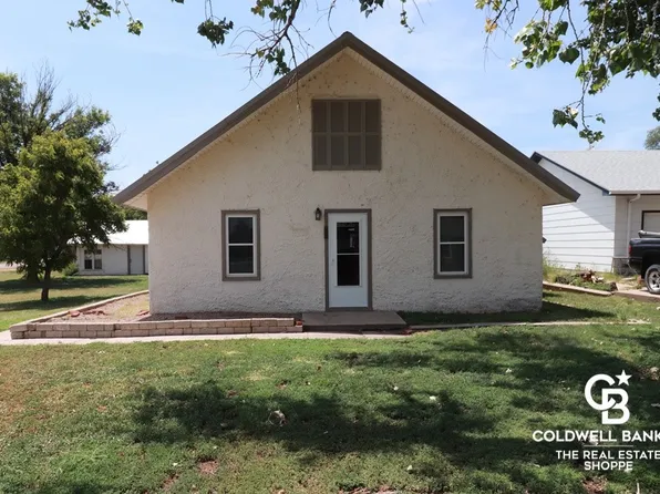 703 Elm St, Deerfield, KS 67838