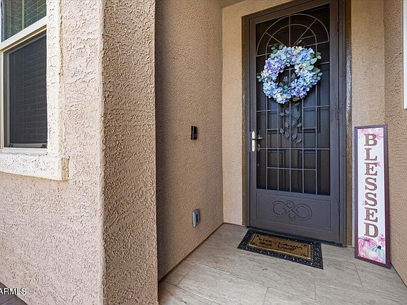4th image of 1077 E REGENT Drive