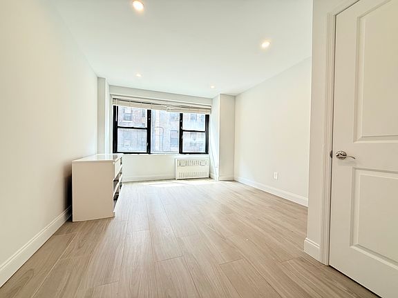2nd image of 160 Parkside Ave Suite 1H