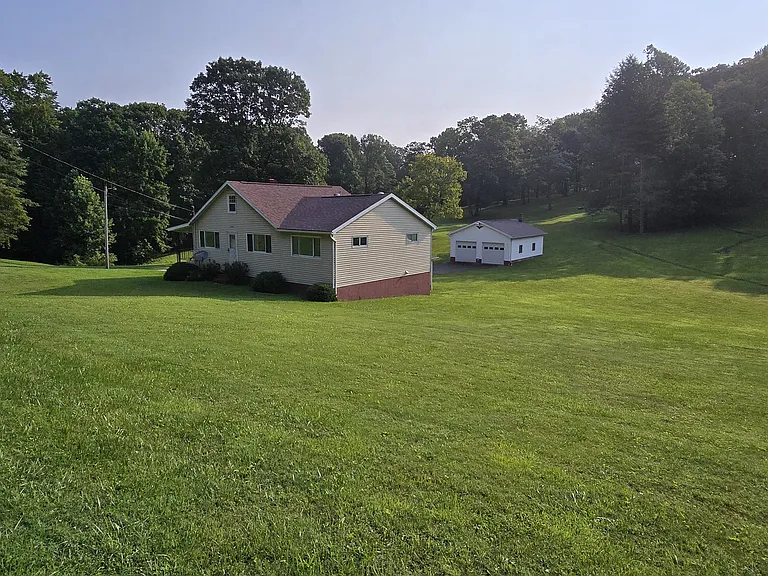 15731 Veterans Memorial Hwy — Photo 3