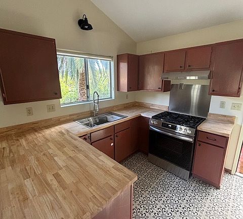 Kitchen newly renovated with all new appliances