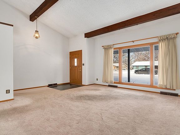 5th image of 4743 Cinnamon Ln
