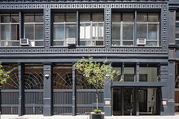 Rented by AVENUE 8 INC | media 23