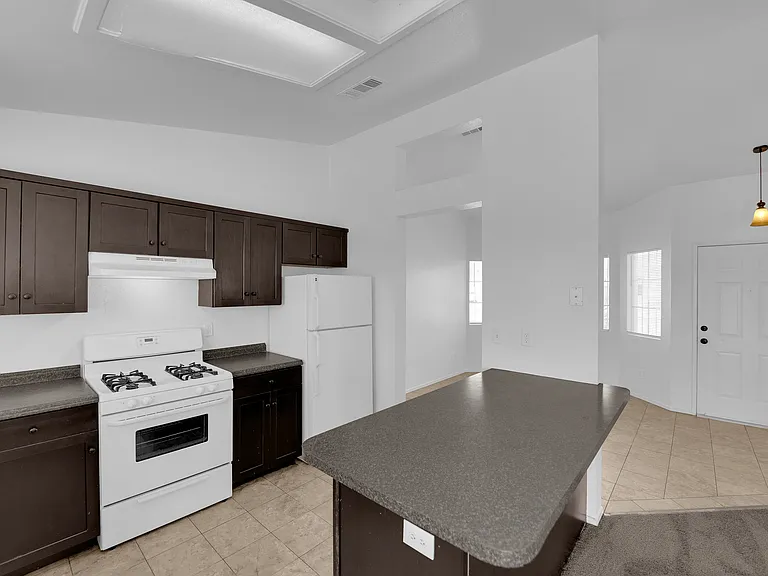 833 Camden Yard Ct — Photo 8