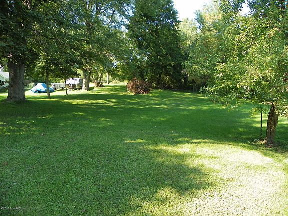 3rd image of 11063 Crooked Lake Dr NE