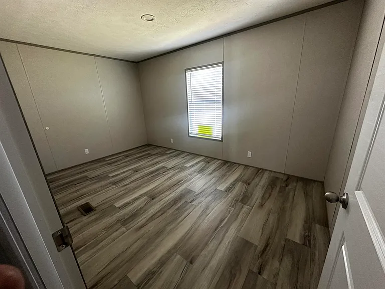 9 Lakeview Dr — Photo 6